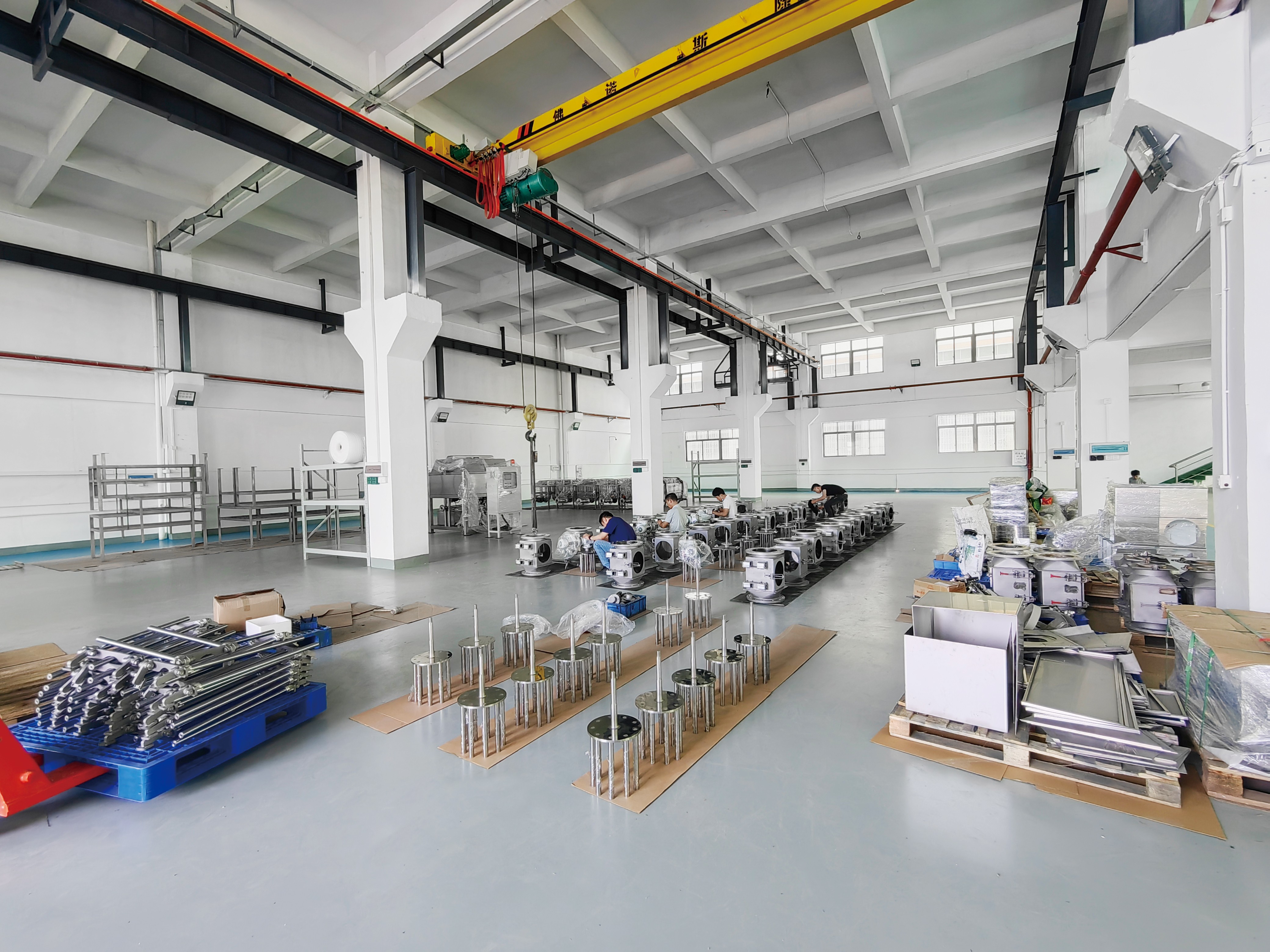 Oprema za odstranjevanje železa iz keramike